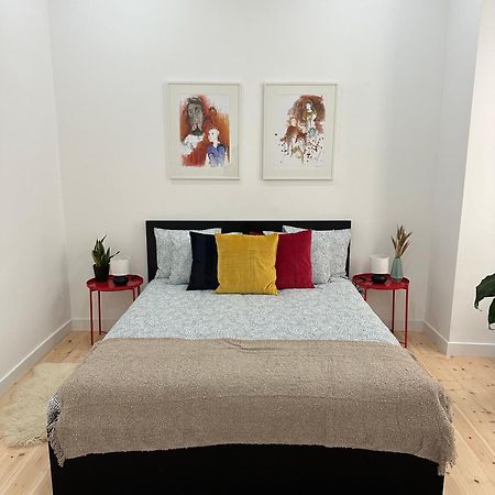 Modern Bedroom In Lisbon Bagian luar foto